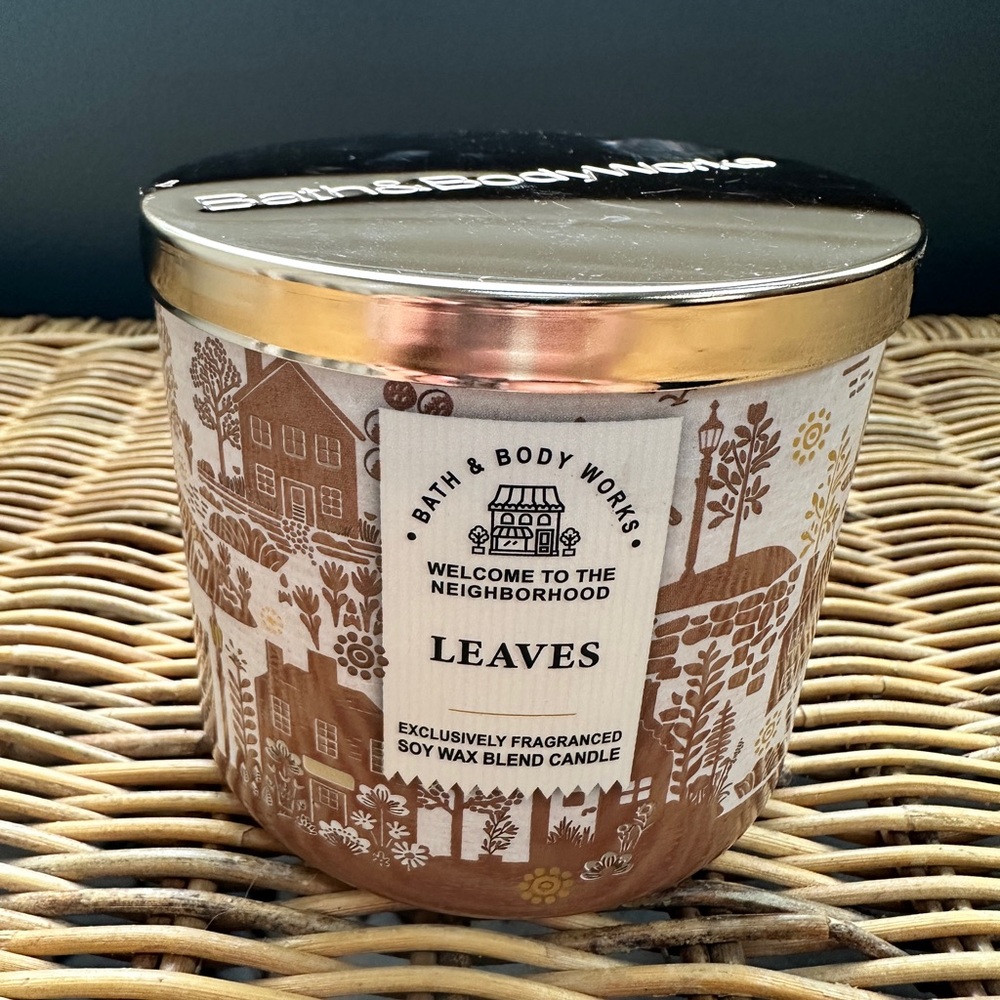 Bath & Body Works Leaves Candle